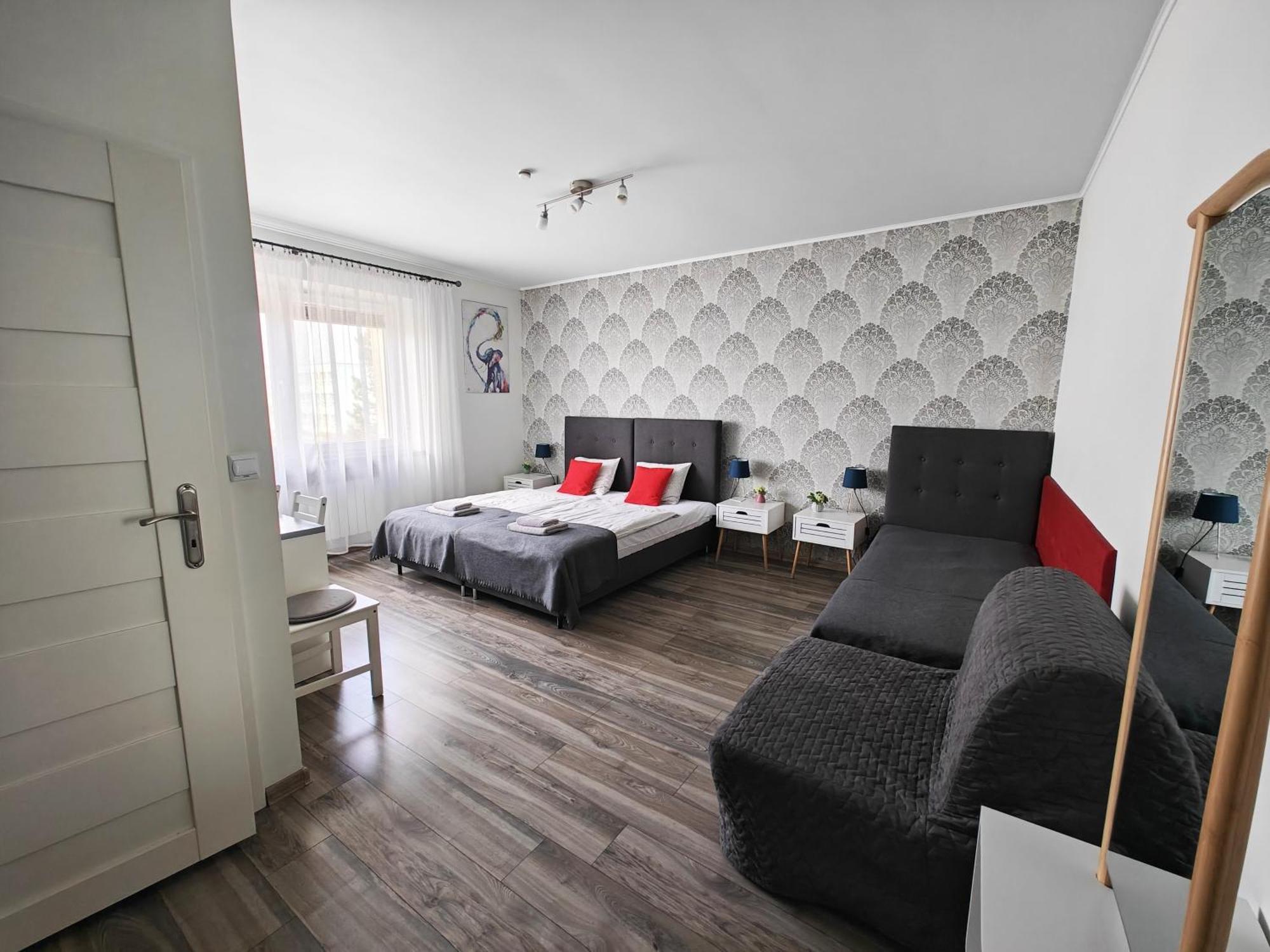 7Th Room Guest House Oświęcim Exteriör bild
