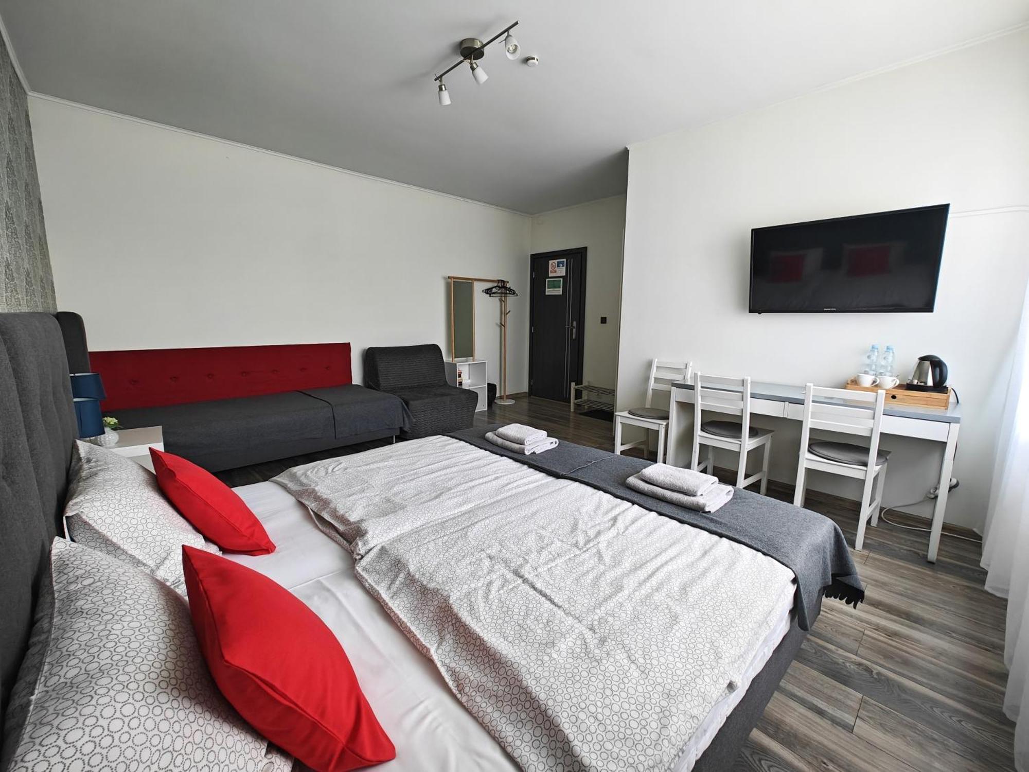 7Th Room Guest House Oświęcim Exteriör bild