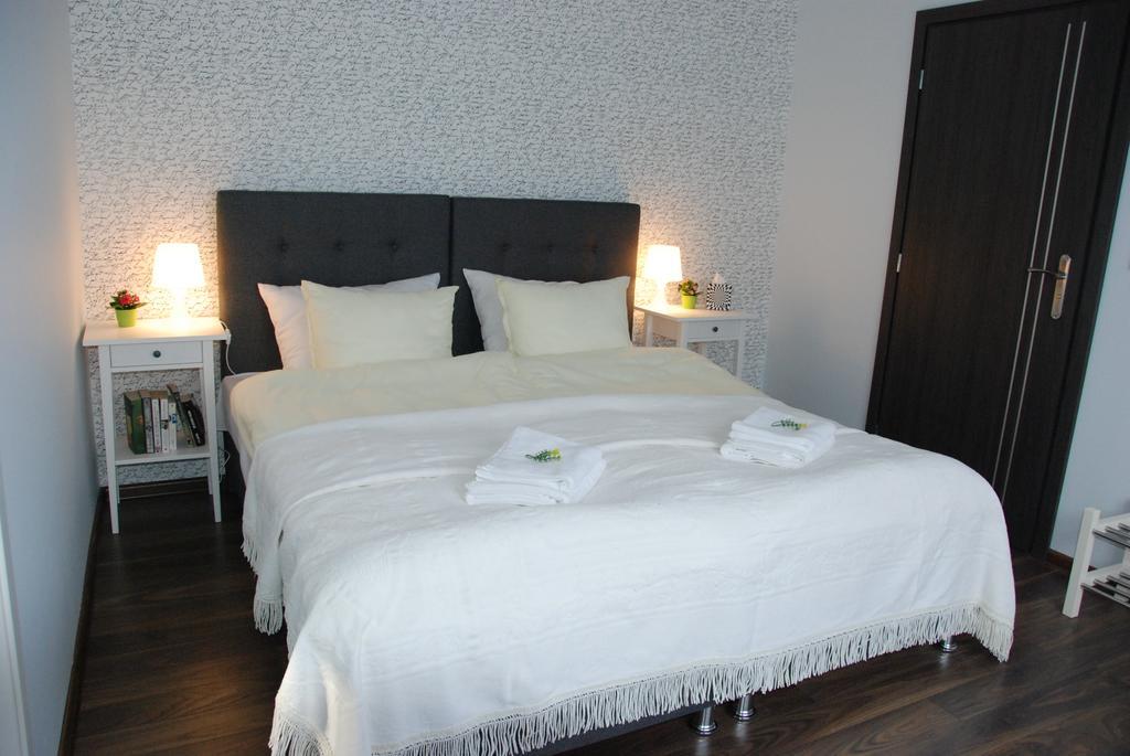 7Th Room Guest House Oświęcim Exteriör bild